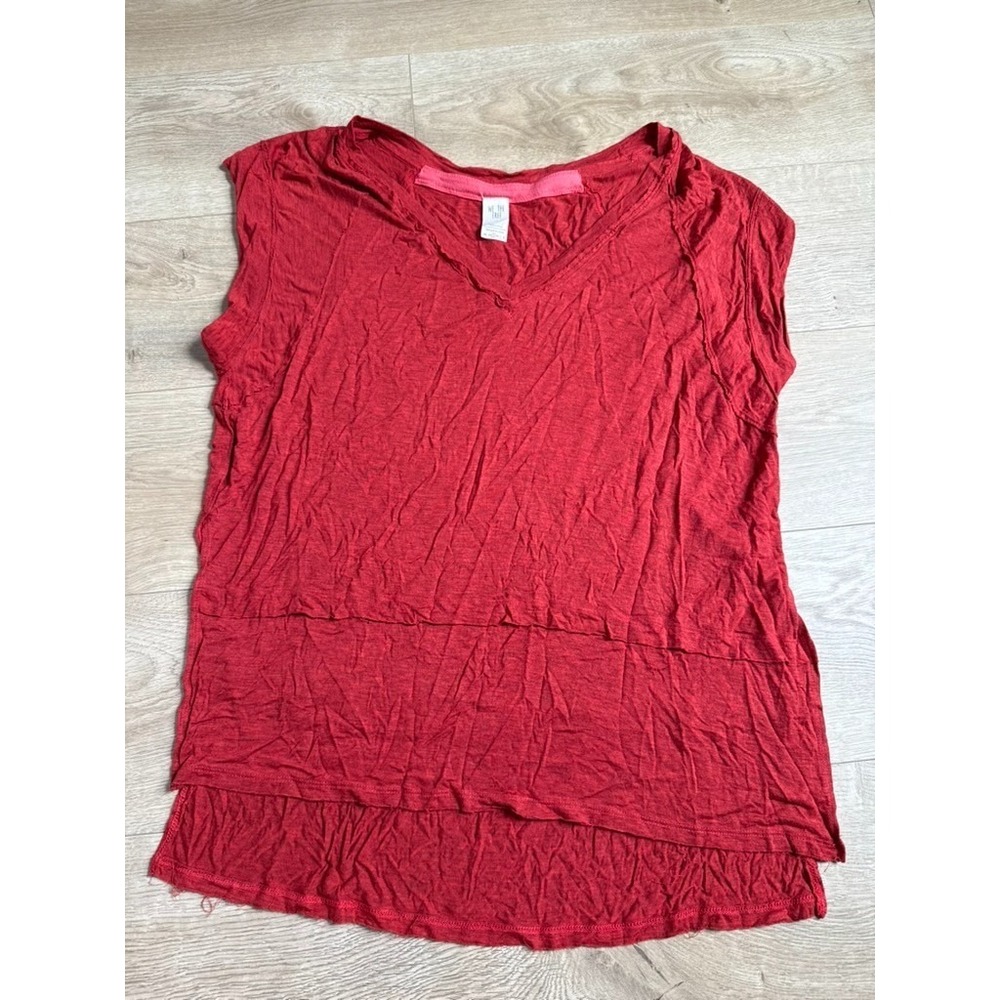 EUC Womens red We the Free Free People sleeveless V-neck top layered hem size S